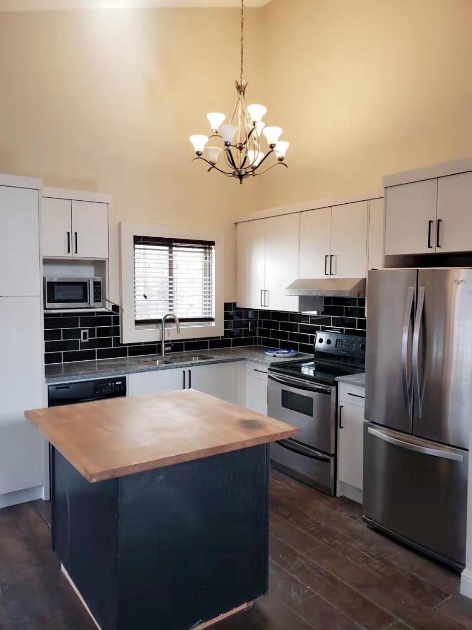 Apartmán Calgary-Banff House Close Lrt&Dt&Free Parking Exteriér fotografie