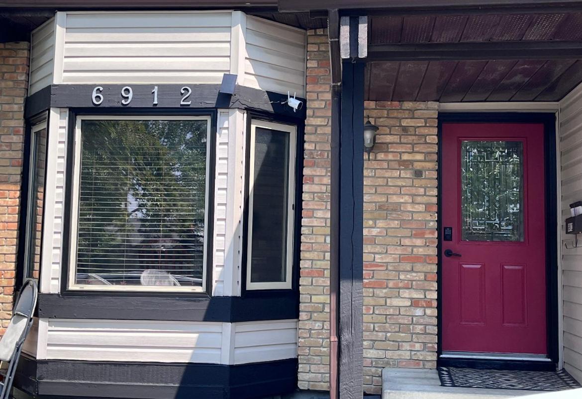 Apartmán Calgary-Banff House Close Lrt&Dt&Free Parking Exteriér fotografie