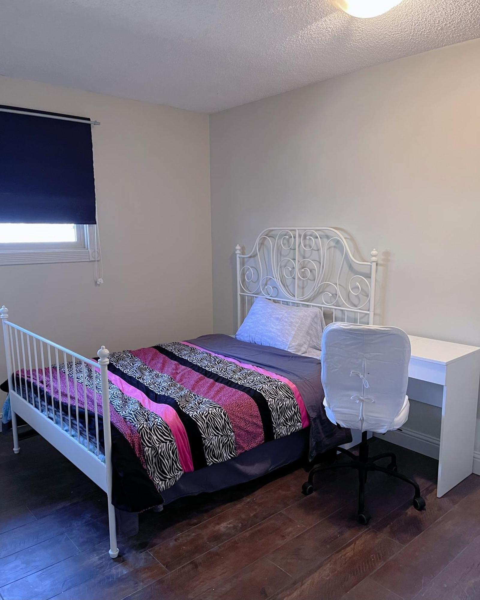Apartmán Calgary-Banff House Close Lrt&Dt&Free Parking Exteriér fotografie
